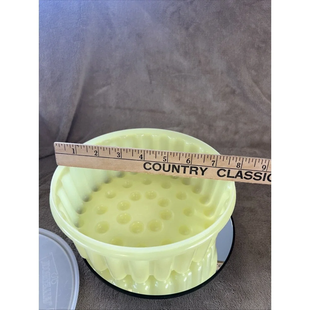 Vintage VALLEYBROOK FARMS Jello Mold Container 60s With‎ Lid 8